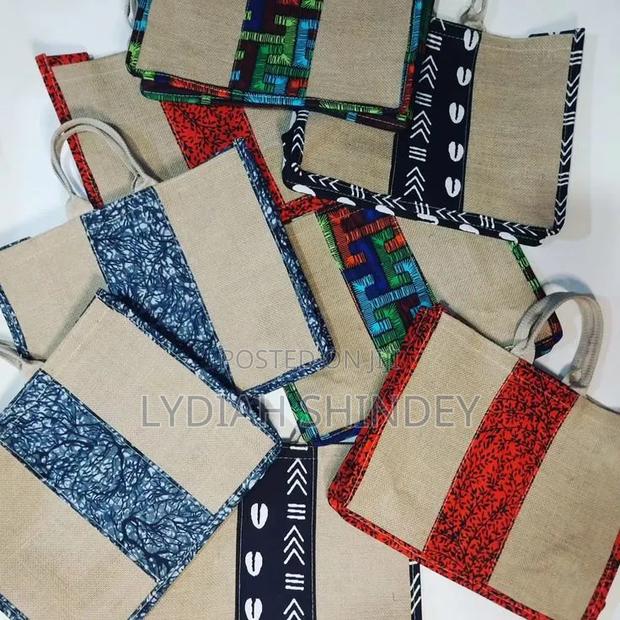 Jute Gift Bags - thumbnail 2