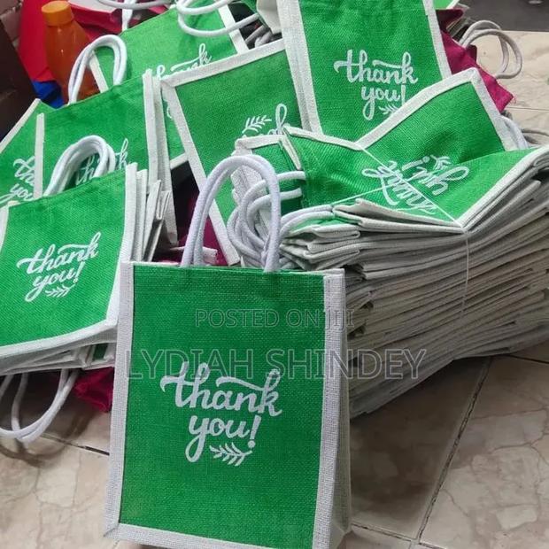 Jute Gift Bags - thumbnail 3