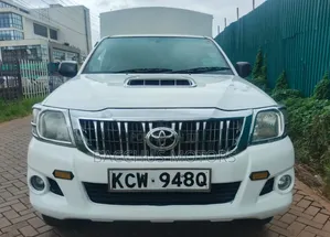 Toyota Hilux 2012 White