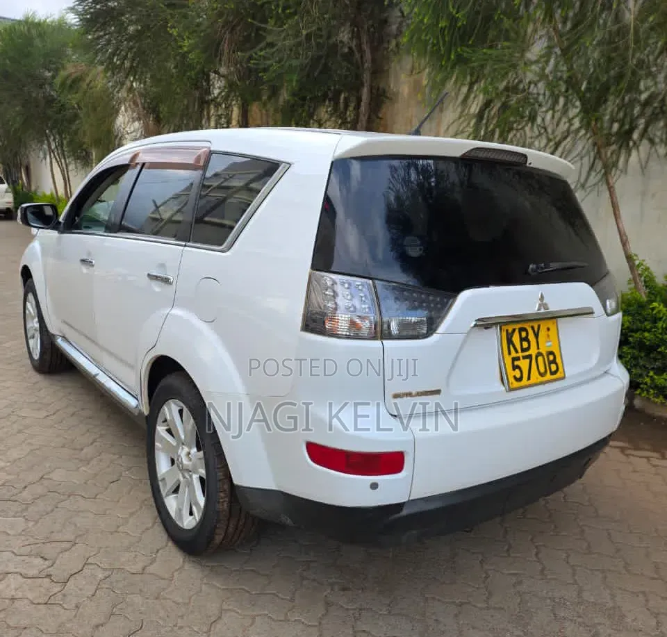 Mitsubishi Outlander 2009 White