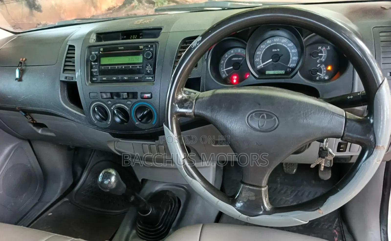 Toyota Hilux 2011 White