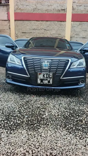 Toyota Crown 2017 Blue