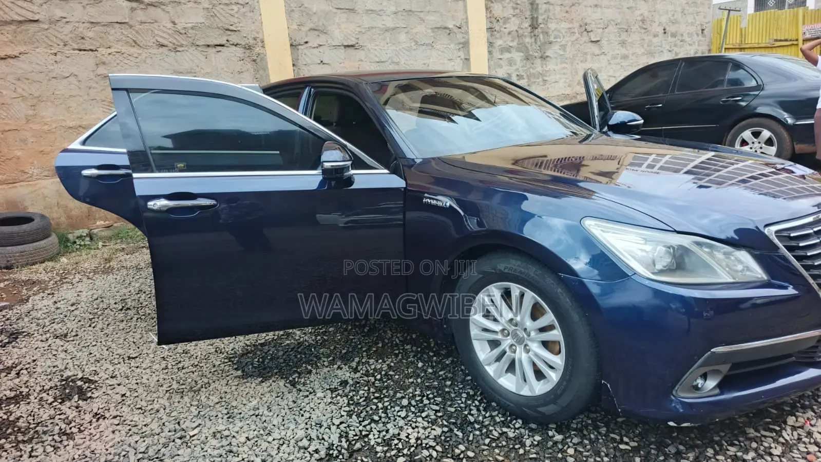 Toyota Crown 2017 Blue