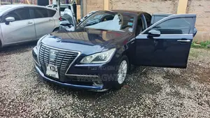 Toyota Crown 2017 Blue