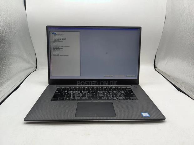 Laptop Dell Latitude 5540 16GB Intel Xeon SSD 512GB