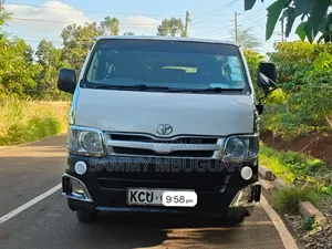 Toyota HiAce 2013 White