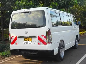 Toyota HiAce 2013 White