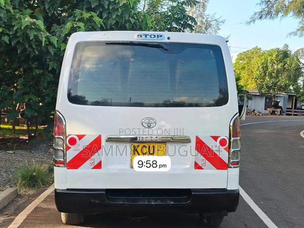 Toyota HiAce 2013 White - thumbnail 5