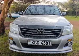 Toyota Hilux 2015 Silver