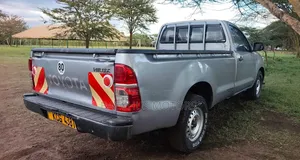 Toyota Hilux 2015 Silver