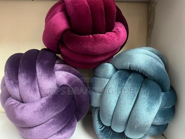 30cm Hand Wooven Soft Knot Ball Pillows (Stda - thumbnail 3