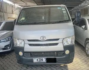 Toyota HiAce 2016 Silver