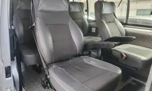 Toyota HiAce 2016 Silver