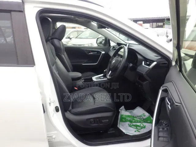 Toyota RAV4 2020 White