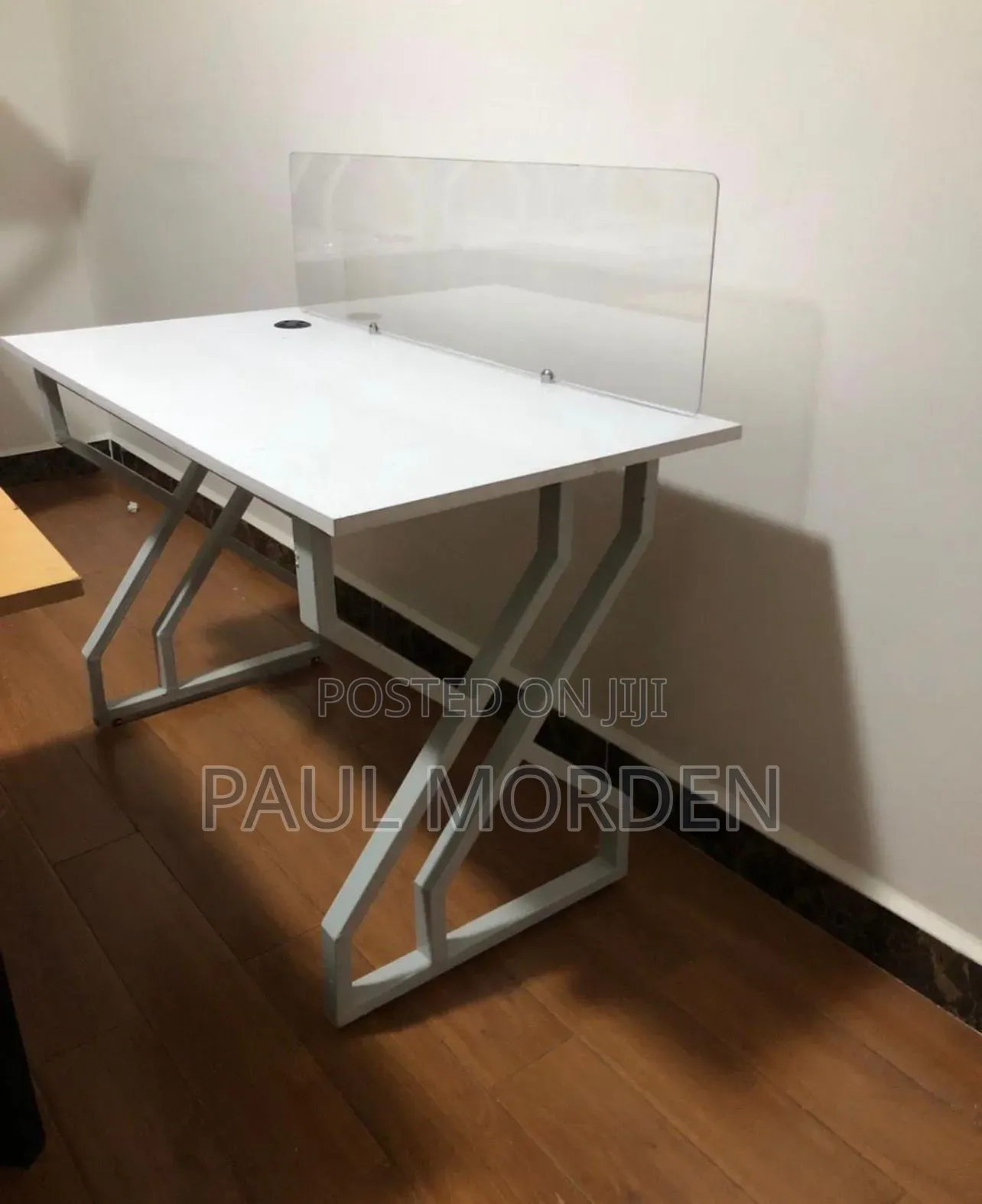 Office Metallic Stand Table