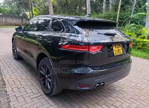 Jaguar F-Pace 20d R-Sport 2017 Black