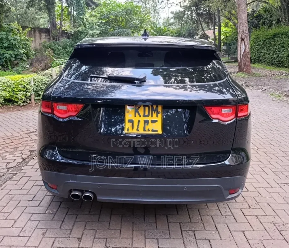Jaguar F-Pace 20d R-Sport 2017 Black
