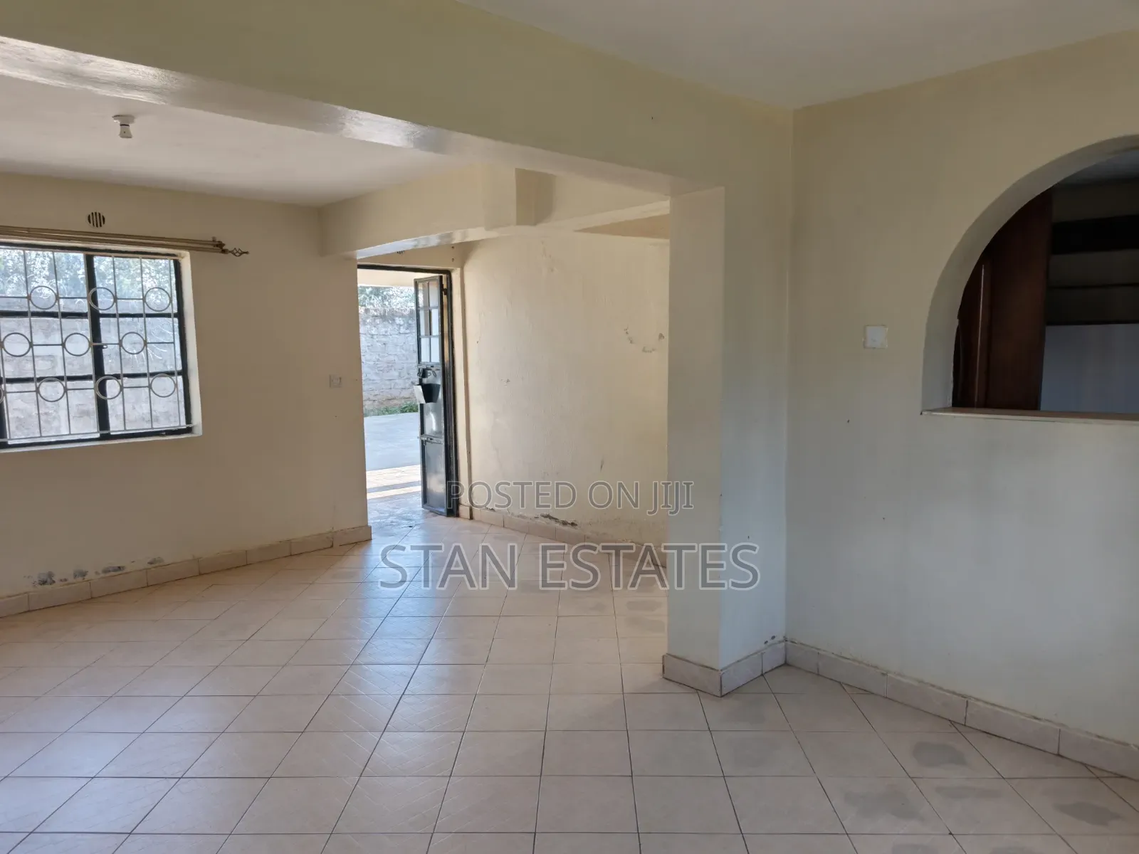 5bdrm Maisonette in Greenspot, Kamakis for rent