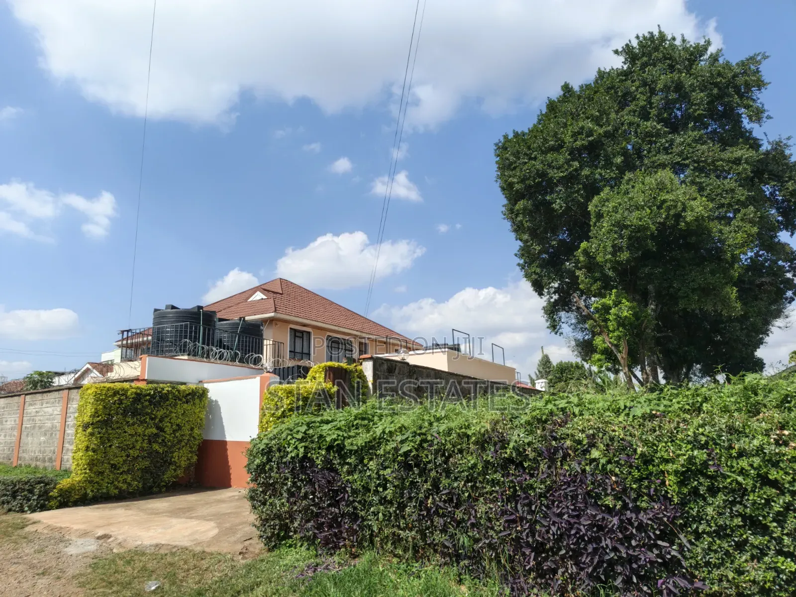 3bdrm Bungalow in Up The Hill, Uthiru for rent