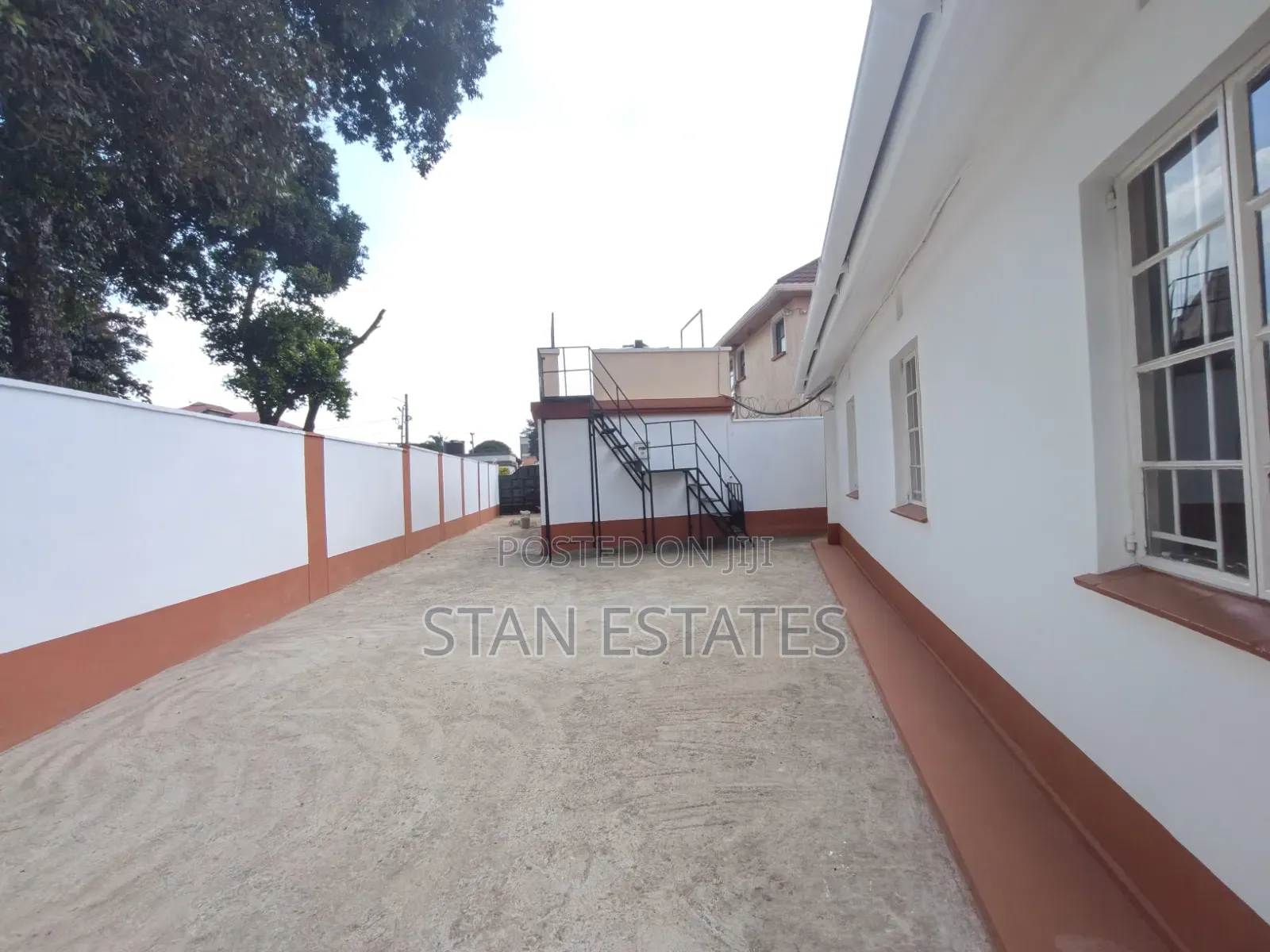 3bdrm Bungalow in Up The Hill, Uthiru for rent