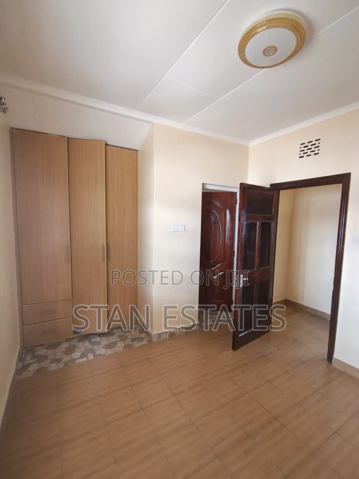 3bdrm Bungalow in Up The Hill, Uthiru for rent