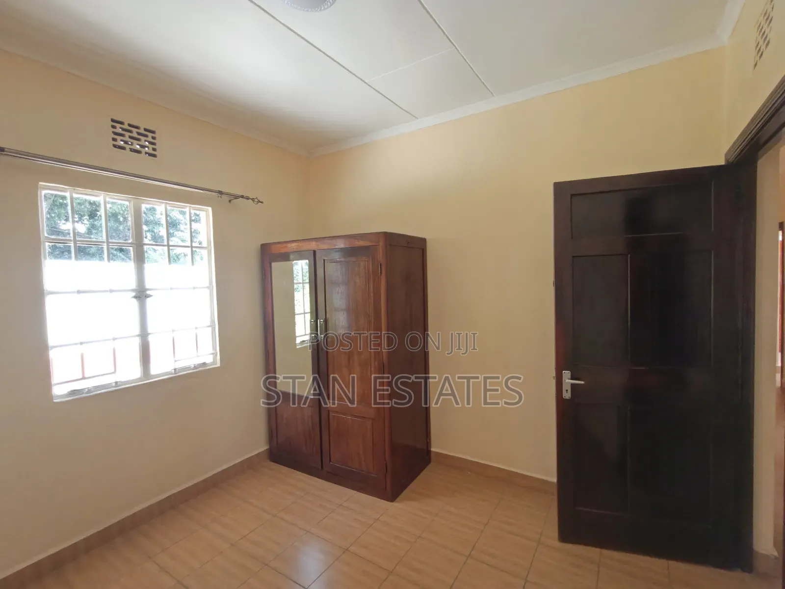 3bdrm Bungalow in Up The Hill, Uthiru for rent