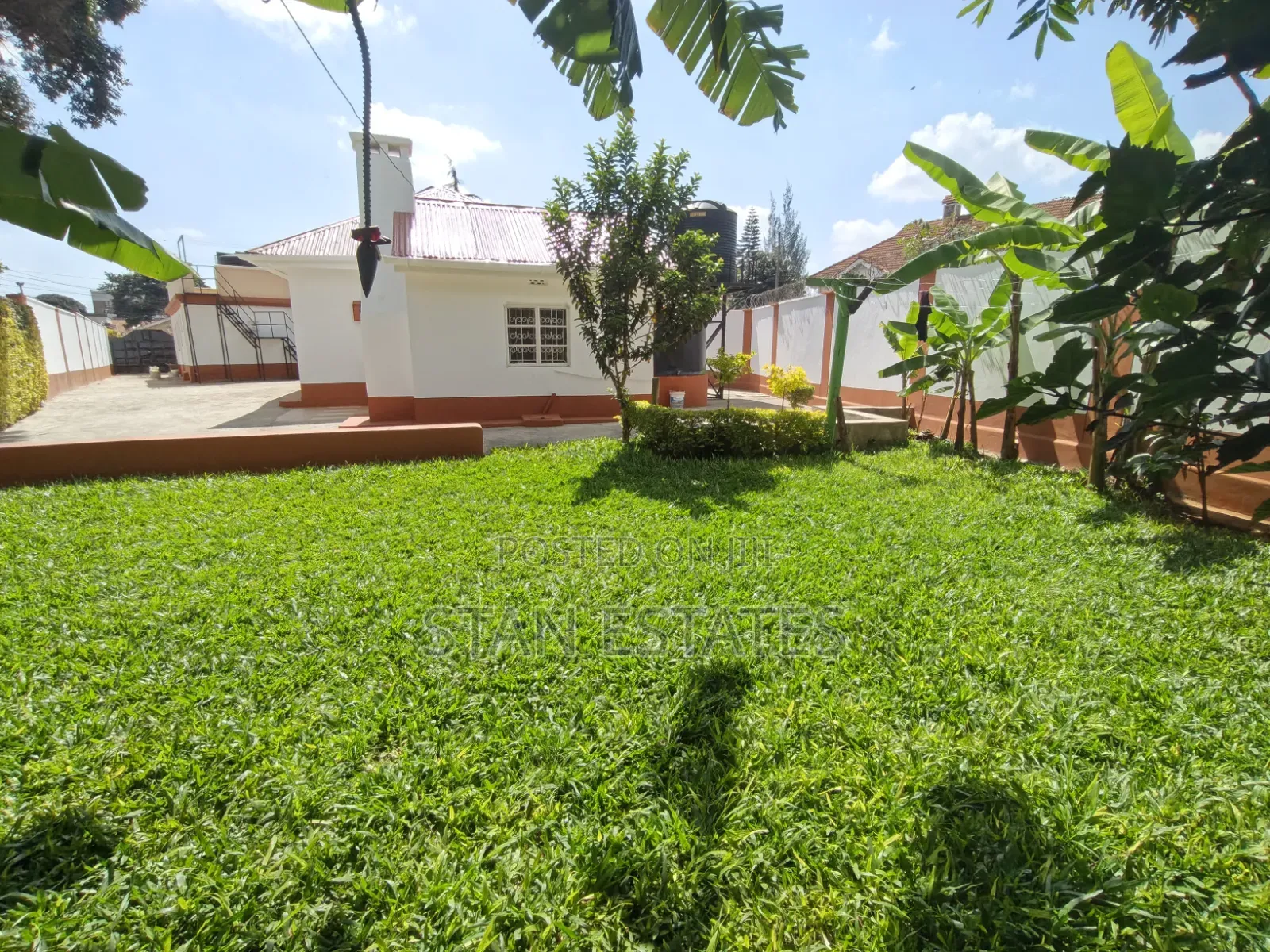 3bdrm Bungalow in Up The Hill, Uthiru for rent