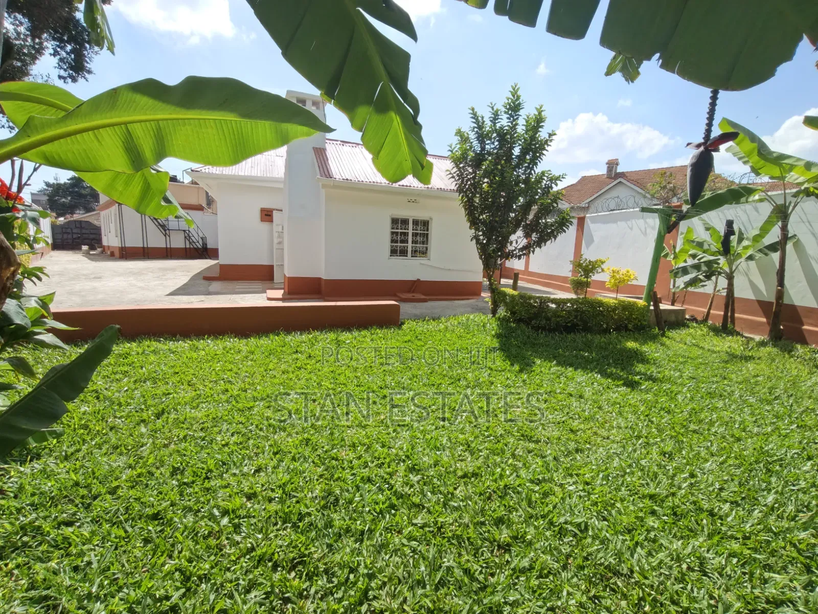 3bdrm Bungalow in Up The Hill, Uthiru for rent