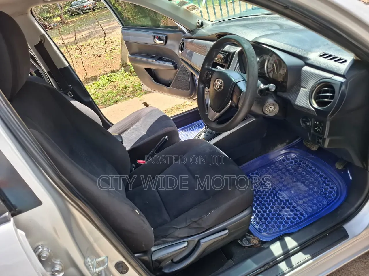 Toyota Corolla Fielder 2013 Silver
