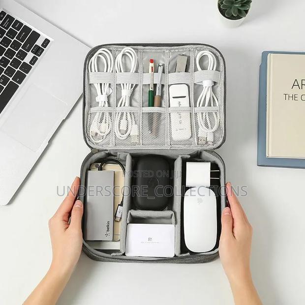 Large Capacity Storage Bag / Cable Organizer Electronics - thumbnail 3