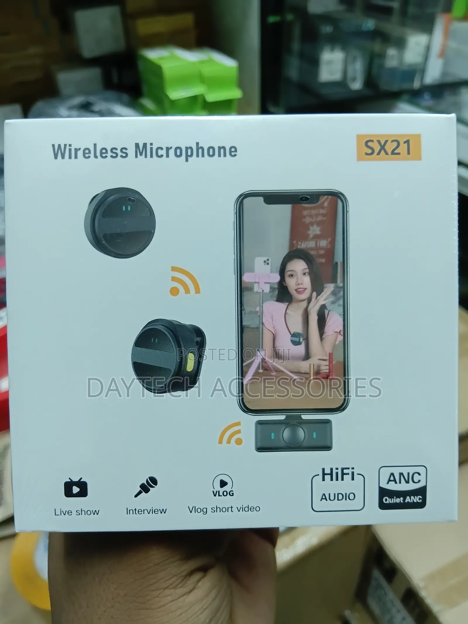 Lapel Type-C Sx21 Wireless Lavalier Microphone.