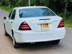 Mercedes-Benz C180 2004 White