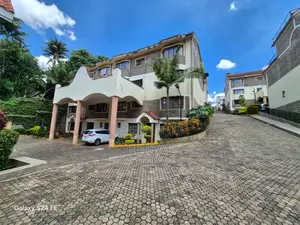 4 Bedroom Villa, Brookside