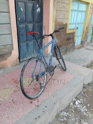 Felt Road Bike. Size 700c