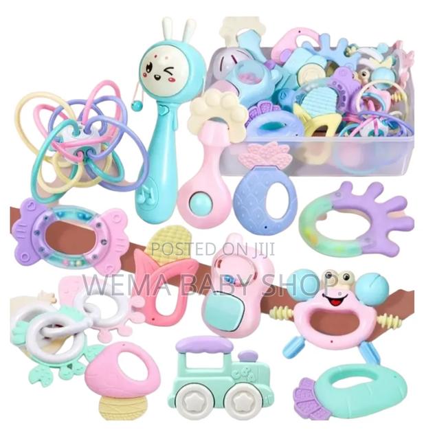 16pcs Silicone Baby Rattle Teether Gift Set - thumbnail 4