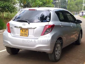 Toyota Vitz 2014 Silver