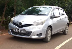 Toyota Vitz 2014 Silver