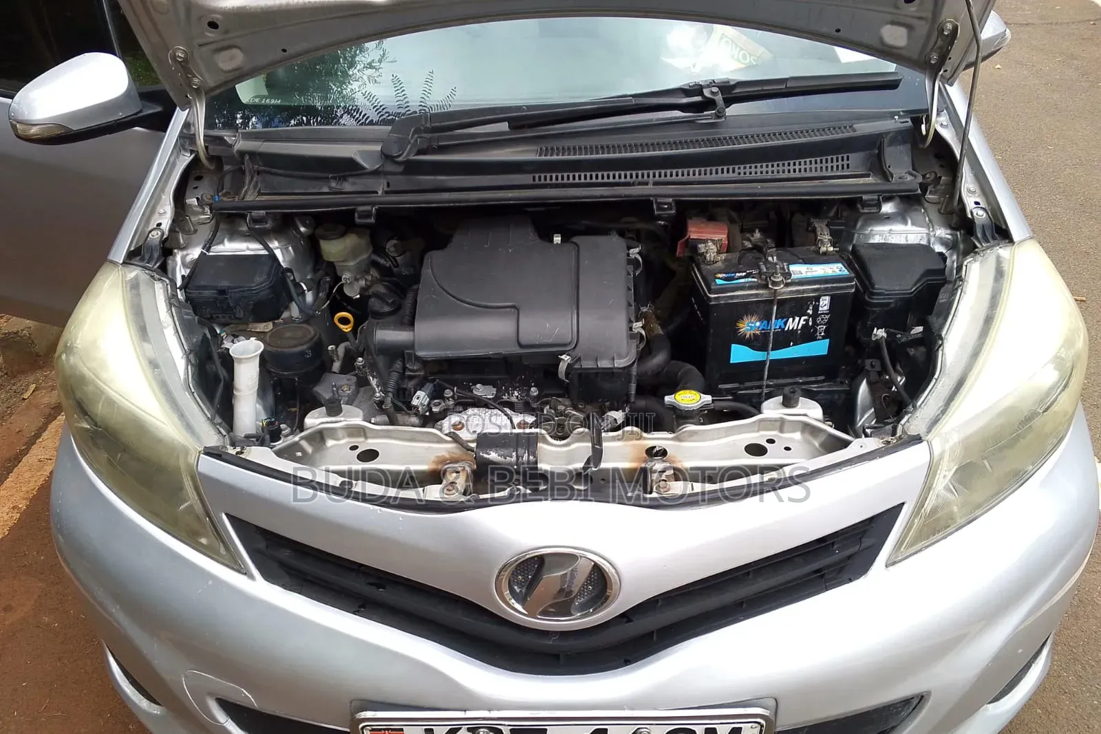 Toyota Vitz 2014 Silver