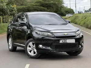 Toyota Harrier 2.0 2017 Black