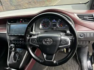 Toyota Harrier 2.0 2017 Black