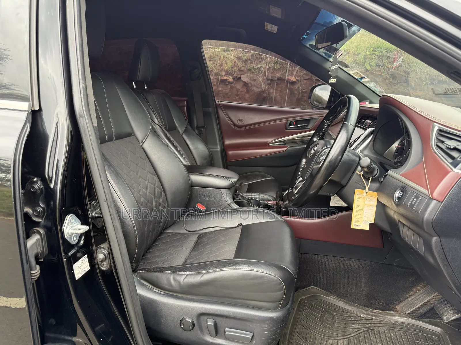 Toyota Harrier 2.0 2017 Black