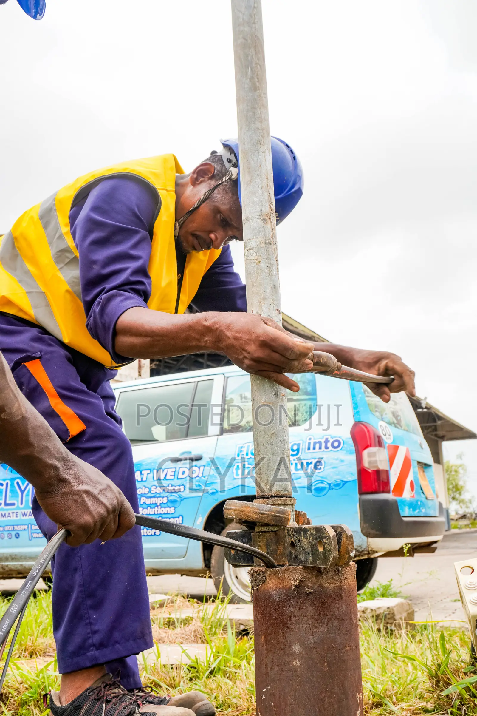 Pump Lifting and Lowering Services