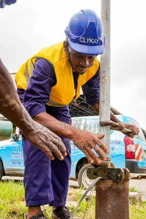 Pump Lifting and Lowering Services