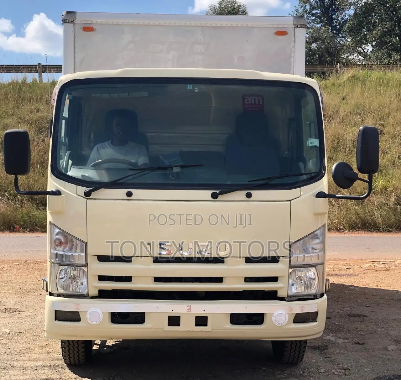 2013 Isuzu Elf