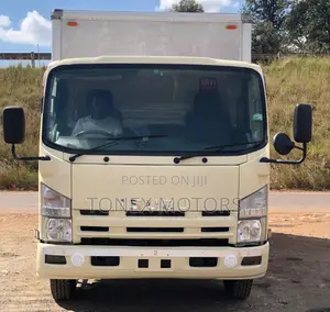 2013 Isuzu Elf