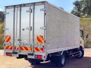 2013 Isuzu Elf