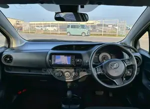 Toyota Vitz 2019 Silver