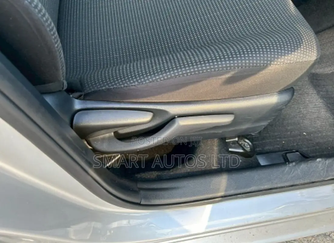 Toyota Vitz 2019 Silver