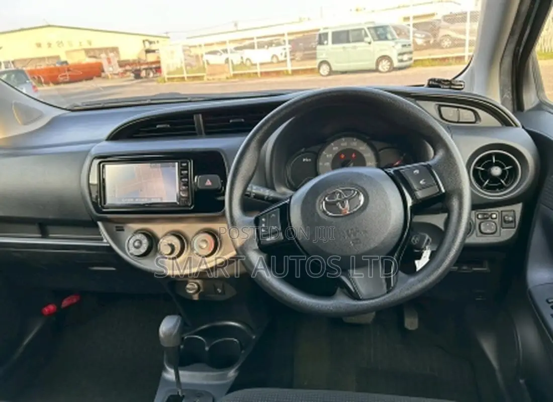 Toyota Vitz 2019 Silver