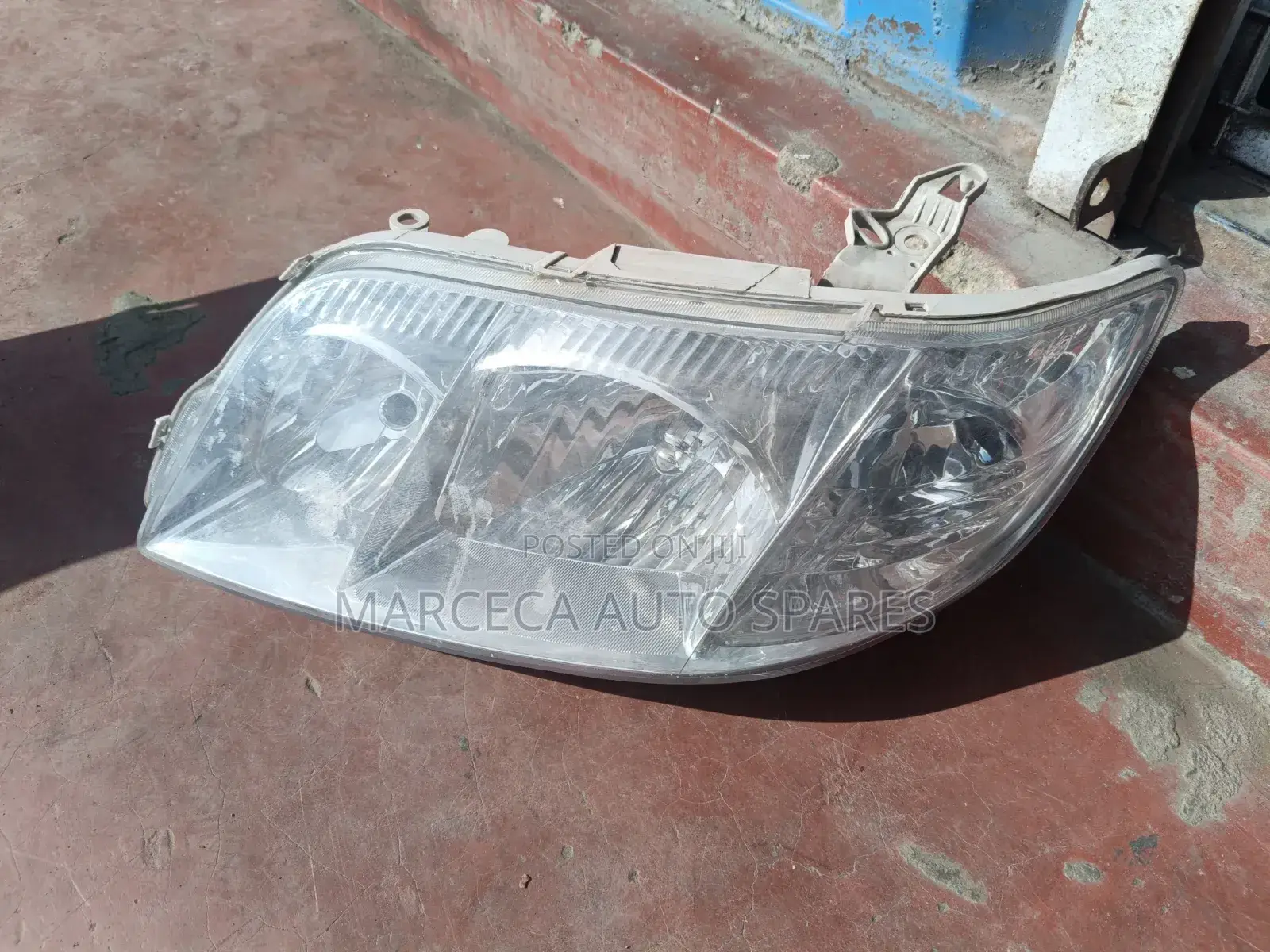 Headlight Fielder/ Nze 2005.